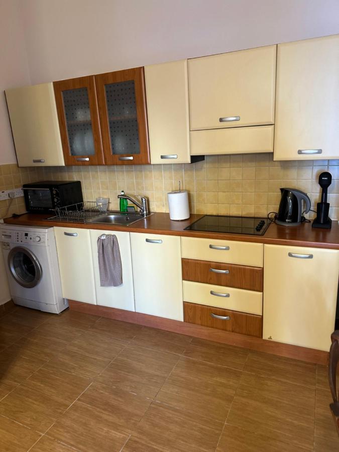 Old Town Saripolou Apartment Limassol Ngoại thất bức ảnh